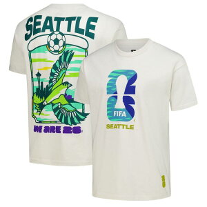 �A�E�^�[�X�^�b�t ���f�B�[�X �g�b�v�X T�V���c Men's Outerstuff Cream 2026 FIFA World Cup Seattle Host City Local Oversized T-Shirt Soc Beige �x�[�W��