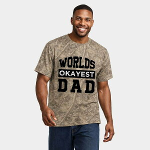 Simply Sage Market ���f�B�[�X �g�b�v�X T�V���c Simply Sage Market World's Okayest Dad - Men's Heavyweight Crew Camo