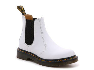 hN^[}[` fB[X V[Y u[cECu[c `FV[u[c `FV[ u[c Dr. Martens 2976 Chelsea Boot - Women's White zCg