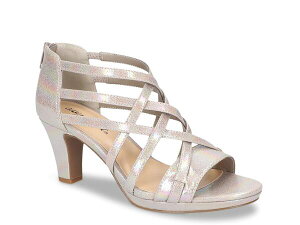 �C�[�W�[�X�g���[�g ���f�B�[�X �V���[�Y �T���_�� Easy Street Bee Sandal Natural Iridescent