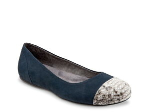 【送料無料】 ソフトウォーク レディース パンプス シューズ Sonoma Ballet Flat Navy/Beige Snake Print Toe