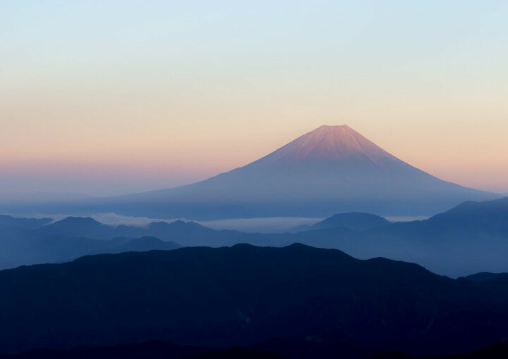 楽天市場 絵画風 壁紙ポスター はがせるシール式 桃富士 富士山 赤富士 夕焼け ふじやま キャラクロ Fjs 007a1 A1版 0mm 585mm 建築用壁紙 耐候性塗料 インテリア レアルインターショップ
