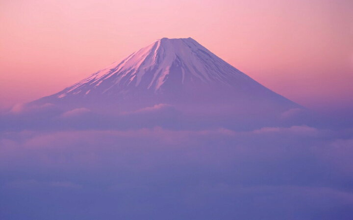 楽天市場 絵画風 壁紙ポスター はがせるシール式 紅富士 夕焼けの富士山と霧の雲海 赤富士 キャラクロ Fjs 054w1 ワイド版 921mm 376mm 建築用壁紙 耐候性塗料 インテリア レアルインターショップ