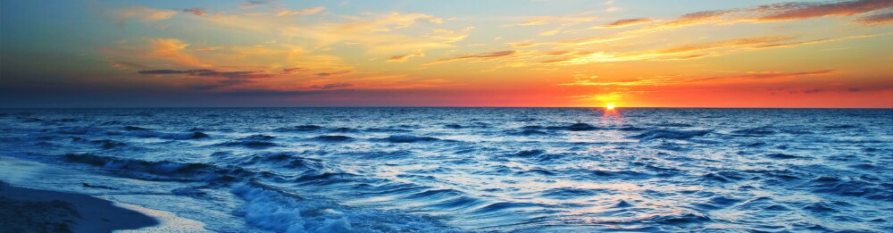 ハワイ 空と波と日の出の絶景 夜明けのワイキキビーチ 波 はがせるシール式 壁紙ポスター 絵画風 海 インテリア 建築用壁紙 耐候性塗料 2210mm 576mm パノラマx版 Swav 101x1 キャラクロ パノラマ ウォールステッカー シール