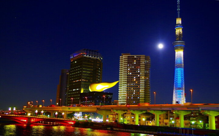 楽天市場 絵画風 壁紙ポスター はがせるシール式 東京スカイツリー 満月 夜景 アサヒビール キャラクロ Tst 012w2 ワイド版 603mm 376mm 建築用壁紙 耐候性塗料 インテリア レアルインターショップ