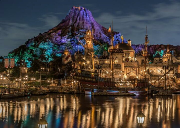 楽天市場 絵画風 壁紙ポスター はがせるシール式 ディズニーシーの夜景 ディズニーリゾート キャラクロ Dns 001a1 A1版 0mm 585mm 建築用壁紙 耐候性塗料 インテリア レアルインターショップ