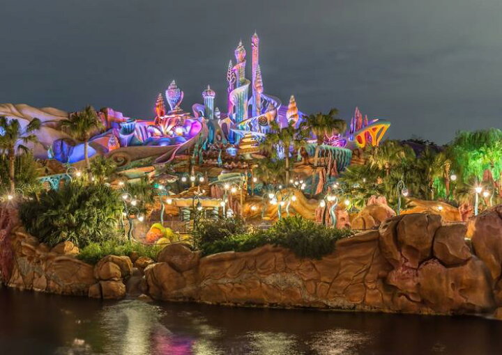 楽天市場 絵画風 壁紙ポスター はがせるシール式 ディズニーシーの夜景 ディズニーリゾート キャラクロ Dns 003a1 A1版 0mm 585mm 建築用壁紙 耐候性塗料 インテリア レアルインターショップ