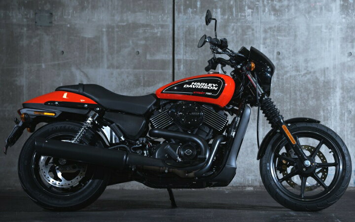 楽天市場 絵画風 壁紙ポスター はがせるシール式 ハーレー ダビッドソン ストリート750 カスタムペイント 16年 バイク キャラクロ Hdxl 014w1 ワイド版 921mm 576mm 建築用壁紙 耐候性塗料 インテリア レアルインターショップ