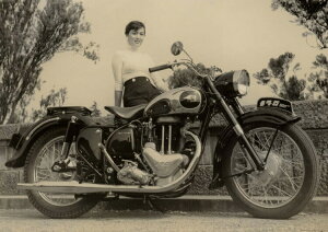 �G�敗 �ǎ��|�X�^�[ (�͂�����V�[����) ���O�� 500 Z7 �X�^�~�i 1956�N ���B���e�[�W �o�C�N �I���W�i�� �L�����N�� MGR-001A2 (A2�� 594mm×420mm) �����{���� �E�H�[���X�e�b�J�[ �����C�|�X�^�[