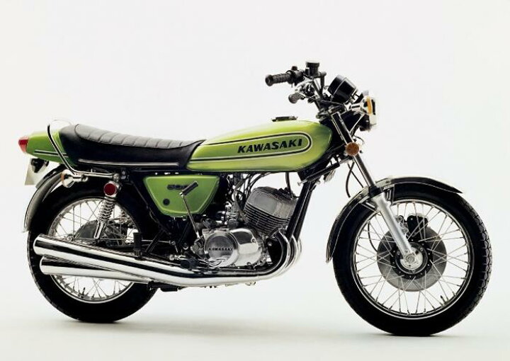 楽天市場 絵画風 壁紙ポスター はがせるシール式 カワサキ 500 Ss H1 マッハ3 緑 1973年 伝説のバイク キャラクロ K5ss 018a2 版 594mm 4mm 建築用壁紙 耐候性塗料 インテリア レアルインターショップ