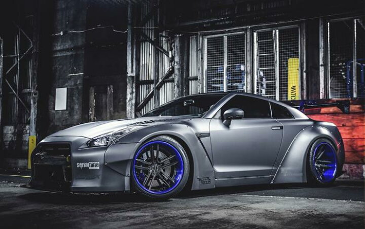 楽天市場 絵画風 壁紙ポスター はがせるシール式 日産 Gt R R35 リバティーウォーク ニッサン キャラクロ Nr35 030w2 ワイド版 603mm 376mm 建築用壁紙 耐候性塗料 インテリア レアルインターショップ