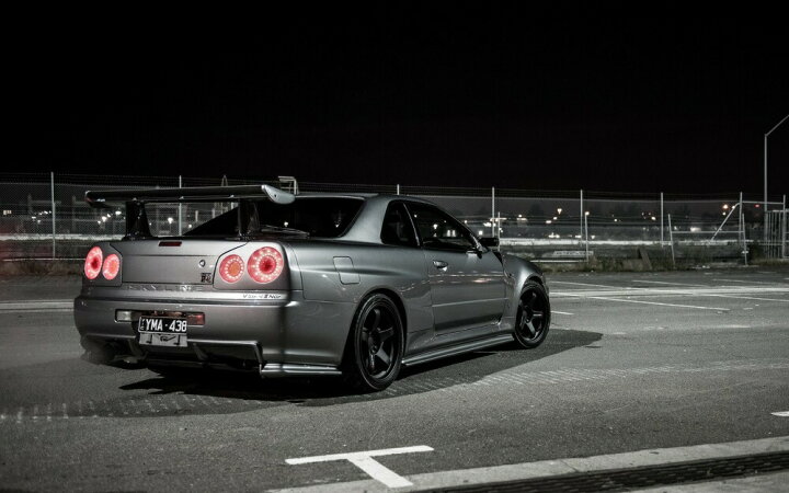 楽天市場 絵画風 壁紙ポスター はがせるシール式 日産 スカイライン Gt R R34 Vスペックii Nur 5代目gt R 02年 Nissan キャラクロ Nr34 011w2 ワイド版 603mm 376mm 建築用壁紙 耐候性塗料 インテリア レアルインターショップ