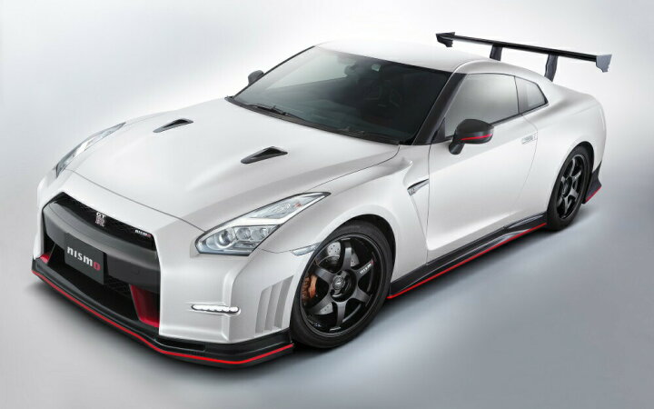 楽天市場 絵画風 壁紙ポスター はがせるシール式 日産 Gt R Nismo R35 Nアタック パッケージ Bホワイトパール 16年 Nissan キャラクロ R35n 013w1 ワイド版 921mm 576mm 建築用壁紙 耐候性塗料 インテリア レアルインターショップ