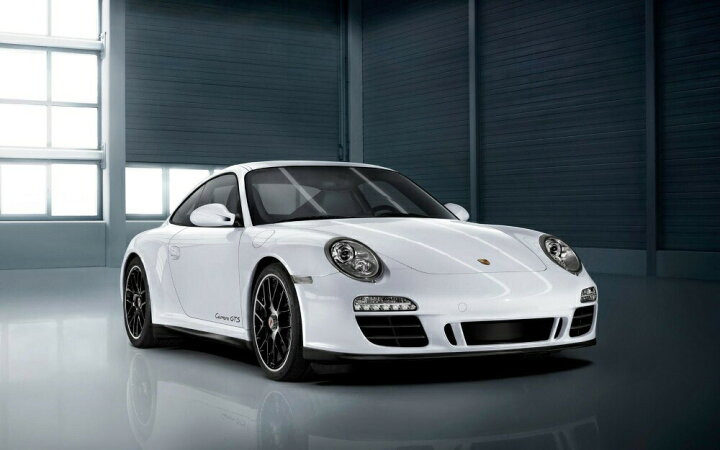 楽天市場 絵画風 壁紙ポスター はがせるシール式 ポルシェ 911 カレラ Gts 997型 10年 キャラクロ P997 012w1 ワイド版 921mm 576mm 建築用壁紙 耐候性塗料 インテリア レアルインターショップ