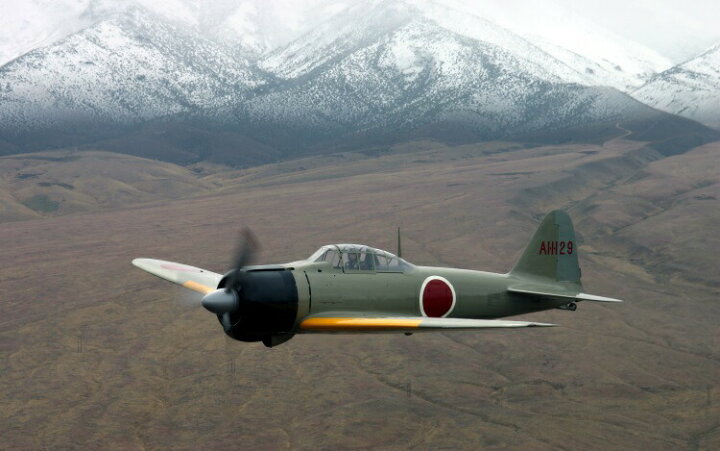 楽天市場 絵画風 壁紙ポスター はがせるシール式 ゼロ戦 零戦52型 A6m5 零式艦上戦闘機 ミリタリー At キャラクロ Jzrf 022w2 ワイド版 603mm 376mm 建築用壁紙 耐候性塗料 インテリア レアルインターショップ