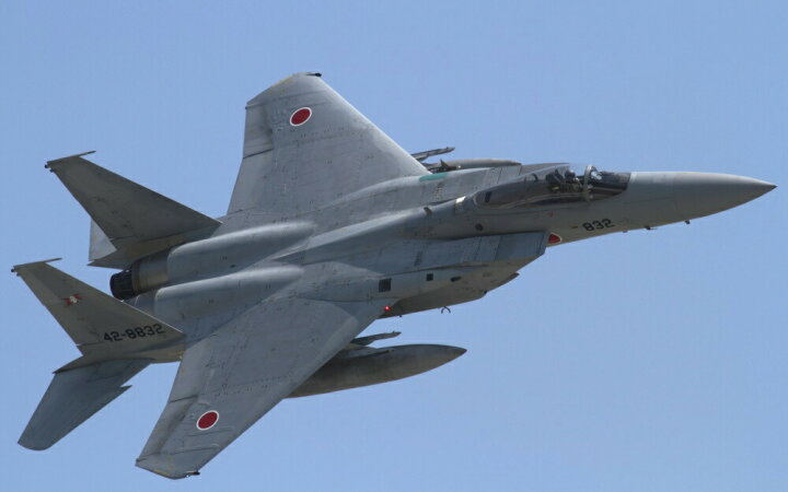 楽天市場 絵画風 壁紙ポスター はがせるシール式 航空自衛隊 戦闘機 F 15j イーグル Jasdf 空自 自衛隊 F 15cdイーグル ミリタリー キャラクロ Jasd 002w2 ワイド版 603mm 376mm 建築用壁紙 耐候性塗料 インテリア レアルインターショップ