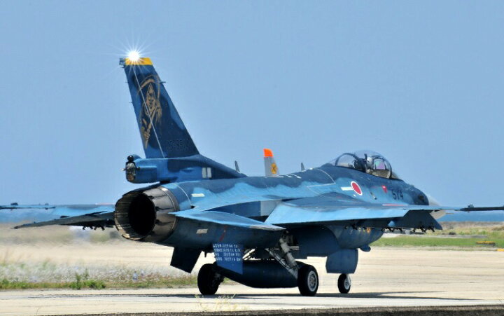 楽天市場 絵画風 壁紙ポスター はがせるシール式 航空自衛隊 F 2 支援戦闘機 F 2a 平成の零戦 バイパーゼロ Jasdf 空自 ミリタリー キャラクロ Jasd 014w1 ワイド版 921mm 576mm 建築用壁紙 耐候性塗料 インテリア レアルインターショップ