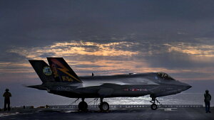 G敗 ǎ|X^[ (͂V[) XeX퓬@ F-35A CgjO2 USGAtH[X Ō퓬@ JSF ~^[ LN XF35-015S2 (603mm×339mm) { EH[XebJ[ 