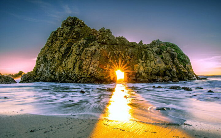 楽天市場 絵画風 壁紙ポスター はがせるシール式 ビッグサー海岸の神秘的な日の出 ファイファービーチ カリフォルニア 朝陽 海 キャラクロ Ssrs 013w1 ワイド版 921mm 576mm 建築用壁紙 耐候性塗料 インテリア レアルインターショップ