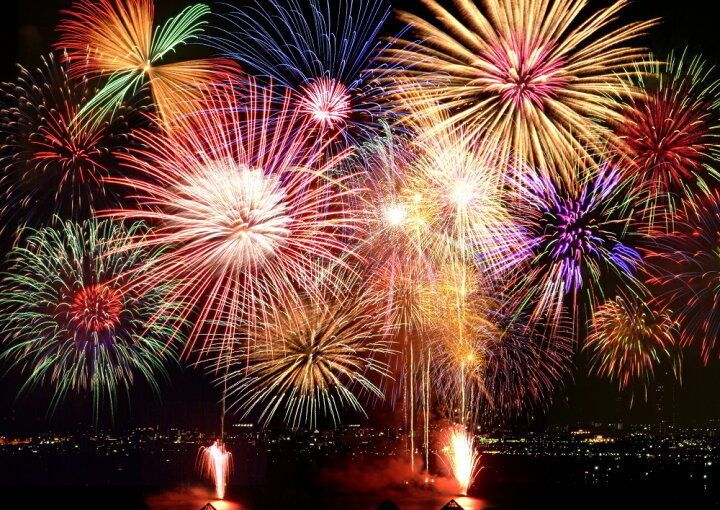 楽天市場 絵画風 壁紙ポスター はがせるシール式 花火 打ち上げ花火 花火大会 祝賀 お祭り 夏 風物詩 クリスマス キャラクロ Shnb 001a2 版 594mm 4mm 日本製 ウォールステッカー お風呂ポスター レアルインターショップ