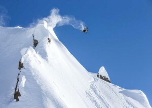 絵画風 壁紙ポスター (はがせるシール式) スノーボード フリースタイル スノーボードクロス エア ジャンプ 雪 キャラクロ SNWB-012A2 (A2版 594mm×420mm) <日本製> ウォールステッカー お風呂ポス