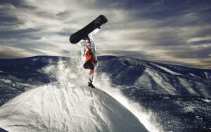 絵画風 壁紙ポスター (はがせるシール式) スノーボード フリースタイル スノーボードクロス トリック 雪 キャラクロ SNWB-016W1 (ワイド版 921mm×576mm) <日本製> ウォールステッカー お風呂ポス