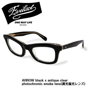 �yEVIL ACT/�C�[�u���A�N�g�z�T���O���X/ARROW black x antique clear / photochromic smoke lens(�����Ό������Y)/�A�C�E�F�A,�T���O���X,�o�C�J�[�V�F�[�h,�ዾ,�V�F�[�h,�A���J�W