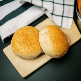 (8705)PAO MANDIOCA FRANGO COM CATUPIRY 2 Unidades 鶏肉チーズタピオカパン 2個入り　焼き込み惣菜パン　タピオカパン　鶏肉＆チーズパン