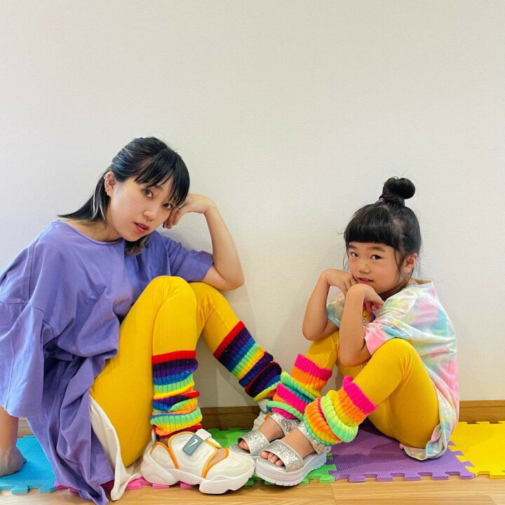 楽天市場 大人気商品 ネオンレインボーレッグウォーマー 韓国子供服 ネオン ネオンカラー カラフル カラフルカラー 姉妹おそろい 兄弟おそろい おそろいコーデ レインボー 蛍光 派手 ルーズソックス ルーズ キッズ ダンス ダンス衣装 ダンスファッション Reco H0069