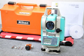 【サマーセール】【校正済】Nikon/ニコン トータルステーション NST-305Cr■両面モニターの上位機種■シフト式■校正済 ※校正後未使用■ピンポール・プリズム付【中古】FALDY-5i FALDY-10i ファルディ20i NST-10SC・NST-20SC【NST-307Cr NST-C1 NST-C1r NST-100の上位機種】