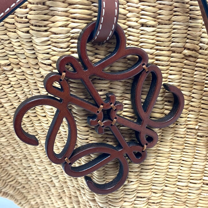 楽天市場】LOEWE ロエベ 41201L アナグラムチャーム スモール シェル  