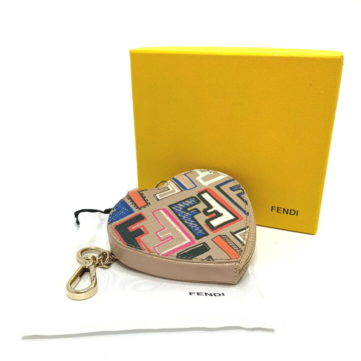 楽天市場】FENDI フェンディ 8M0247 ズッカ柄 ハート型 チャーム  