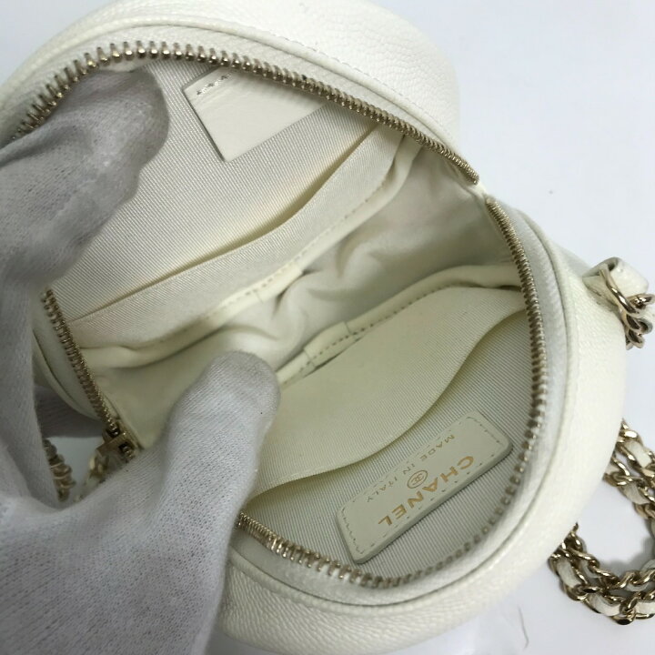 CHANEL ホワイト キルティング ショルダーバッグ 
