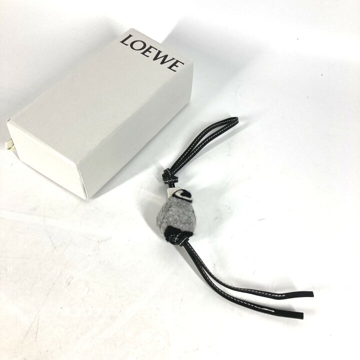 楽天市場】LOEWE ロエベ C621232X23 ベビー ペンギン バッグチャーム 