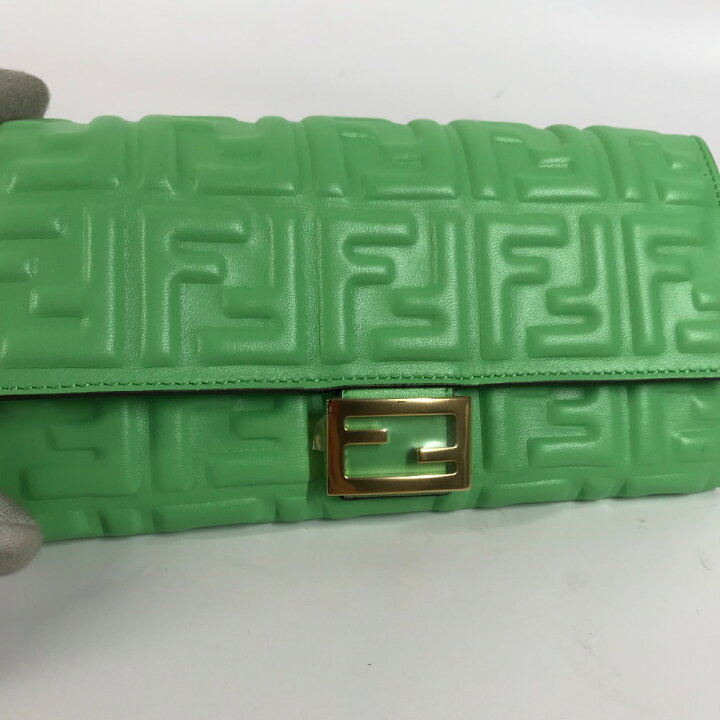 未使用 FENDI フェンディ 8M0251 バゲット コンチネンタル フラップ 二 