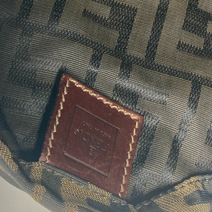 楽天市場】FENDI フェンディ アクセサリーポーチ ズッカ ロゴ カバン 