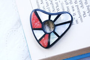 ݌ɏ܂܂ǉIVFp[c 1 @LkōꂽI[nhCh̃VFJ{V |ANZT[̃`[tp[cɁ^40mm×37mm