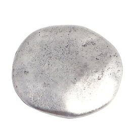 メタルボタン1個 アンティークデザインの金属ボタン 手芸ボタン22mm×21mm
