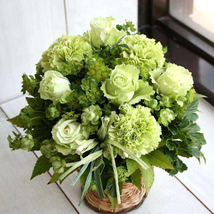楽天市場 送料無料 グリーン薔薇のフラワーアレンジメント 生花 アレンジ 花 誕生日 プレゼント 女性 母 祖母 父 ギフト お祝い バラ 定年 退職祝い 男性 新築祝い 結婚記念日 お誕生日 お花 展示会 楽屋花 お見舞い アレンジメント フラワーギフト メッセージカード