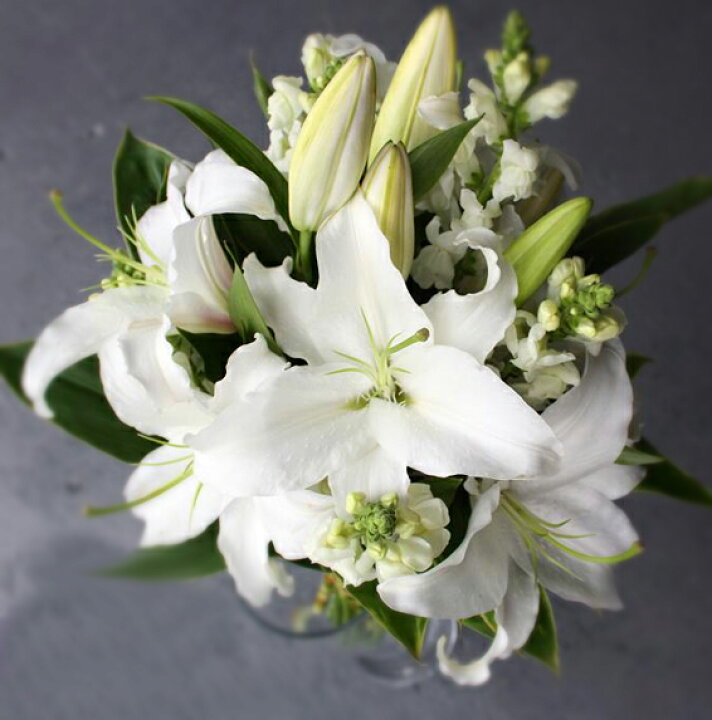 楽天市場 お供え 花束 送料無料 大輪純白ユリの花束 お供え 花 お悔やみ 花 お彼岸 寒中 喪中見舞い ギフト 百合 贈り物 法事 お供え物 お彼岸 お供え花 故人 命日 お花 月命日 法事 四十九日 法要 仏事 一周忌 三回忌 七回忌 花 即日発送 あす楽対応