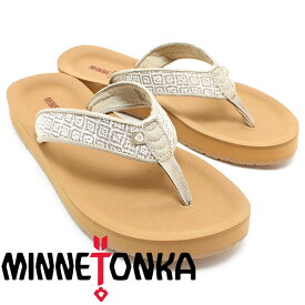 【最大P15倍！要エントリー】Minnetonka ミネトンカ　HEDY へディー ファブリックトングサンダル　トープ　Minnetonka ミネトンカ レディース