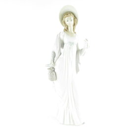 美品 LLADRO リヤドロ 4934「Dainty Lady」 フィギュリン 貴婦人 置物 陶器人形 西洋陶磁 オブジェ SU6491S 【中古】