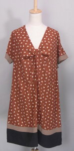 小さな果実柄〜半袖ミドル丈ワンピース(赤橙)(春・秋・夏) レディース 女性 ミディ丈 7分丈 ミモレ丈 ミディアム丈 5分丈 スイーツ  テラコッタ 果物 ひざ丈