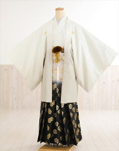 成人式 袴レンタル 男 mo084s 紋付袴フルセット 男性着物レンタル 羽織袴 成人式レンタル メンズ 人気 かっこいい レトロ モダン 二十歳 正月 イベント 光沢 貸衣装 和服 kimono 2021 高級ブランド 白×ベージュぼかしに黒金亀甲袴【fy16REN07】【レンタル】