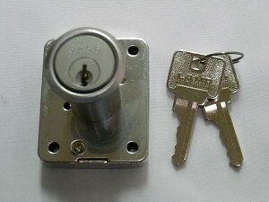 ランプ面付シリンダー錠3310-30☆☆LAMP ランプ スガツネ☆面付シリンダー錠 3310☆LAMP ランプ スガツネ☆☆ 玄関 ドア 扉 修理 補修 交換 部品 パーツ