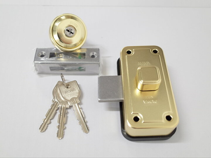 楽天市場 ミワロックur Ndz 1at面付補助錠ゴールド色 受座付 扉厚33 42ミリ 玄関 ドア 扉 修理 補修 交換 部品 パーツ リプレ カギとドア廻り金物専門店