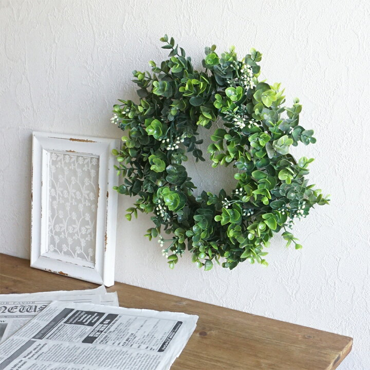 リース 玄関 ドア ユーカリ フェイク グリーン おしゃれ インテリア シンプル 屋外 人気 : ギフト雑貨のシルクドフラワー&グリーン - 通販 -  Yahoo!ショッピング AOBOPO グリーンユーカリ玄関リース ウェルカムサイン・白いベリー付き (50cm) 春夏向け 農家スタイル 玄関 ... グリーンユーカリリースとウェルカムサイン、人工ユーカリリース、春夏リース、白いベリー付き、玄関、壁、窓、フェスティバル、ポーチ、ファ