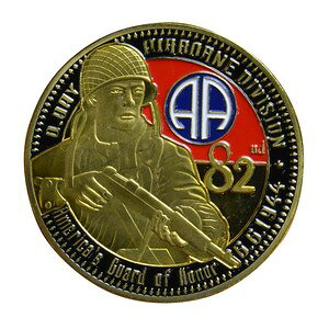 チャレンジコイン D-DAY 第82空挺師団 記念メダル Challenge Coin 記念コイン D-デイ ノルマンディー上陸作戦 JUNO GOLD OMAHA UTAH 彫刻 円形 透明ケース付き ミリタリーメダル ミリタリーコイン 硬貨 小