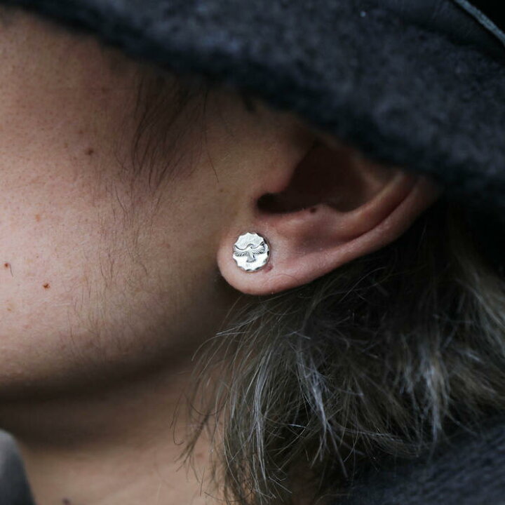 楽天市場 Tady King タディアンドキング Goro S ゴローズ魂継承 チビメタルピアスsvイーグル Tke 001sve ピアス メンズ ブランドシルバー925 イヤリング シルバーピアス メンズ ブランド 片耳 インディアンジュエリー Tady King タディ キング シルバーアクセサリー