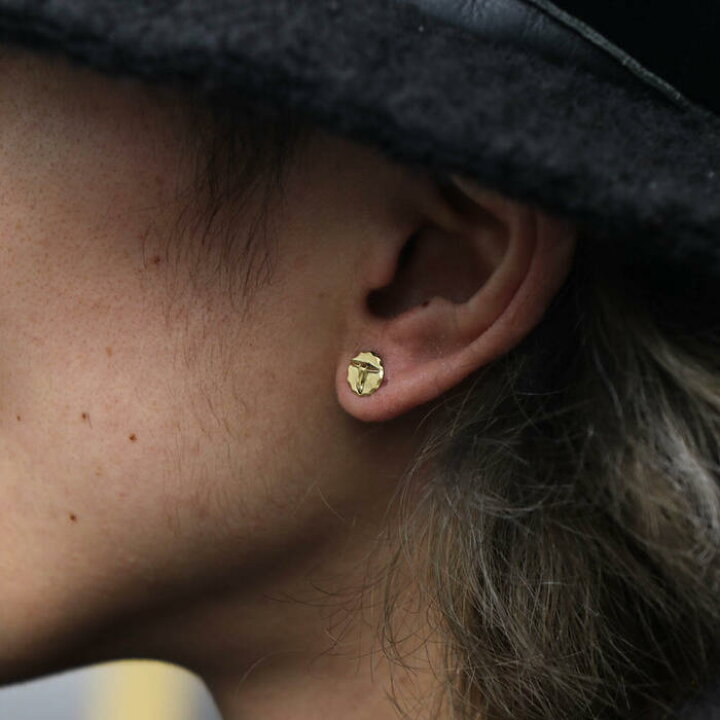 楽天市場 Tady King タディアンドキング Goro S ゴローズ魂継承 チビメタルピアスk18ロングホーン Tke 001k18l ピアス メンズ レディース ブランドピアス イヤリング シルバー ピアス インディアンジュエリー シルバーアクセサリーレジスト原宿 シルバーアクセサリー